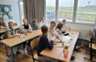 Lebendiges Lernen: Schülerinnen und Schüler werden zu Pralinenkünstlern